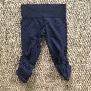 Lululemon Purple Heathered Crop Tights - size 6